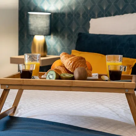 Le Bord De Seine 5min A Pieds Gare Parking Prive Gratuit Apartment *