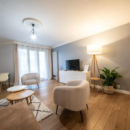 Le Bord De Seine 5min à Pieds Gare Parking Privé Gratuit Apartamento Rueil-Malmaison